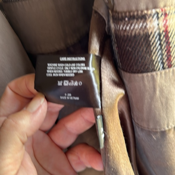 Fleet Street means large jacket with detachable hood and lining. - Picture 8 of 8